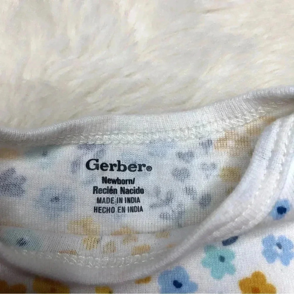 Gerber Onesie Diaper White / Pink / Blue /  Yellow Fliral Size Neworn - Picture 2 of 16